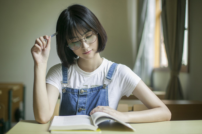 充滿魅力卻又讓人不敢靠近的星座女有哪些？_周公解夢